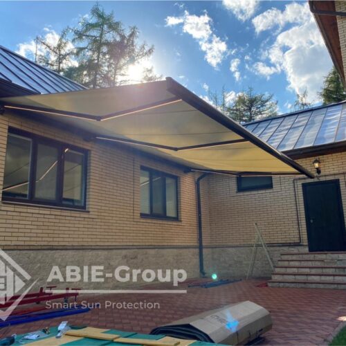 Фотографии выполненных работ компании «ABIE-GROUP» кассетной маркизы Kyma. г.Истра , Московской обл.