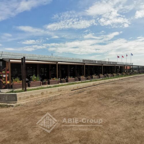 Фотографии выполненных работ компании «ABIE-GROUP» пристенной тентовой перголы 40х6м., для известного сыровара Олега Сироты. деревня Давыдовское, городской округ Истра, Московская область.